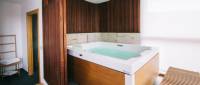 ZONA JACUZZI SUITE 01